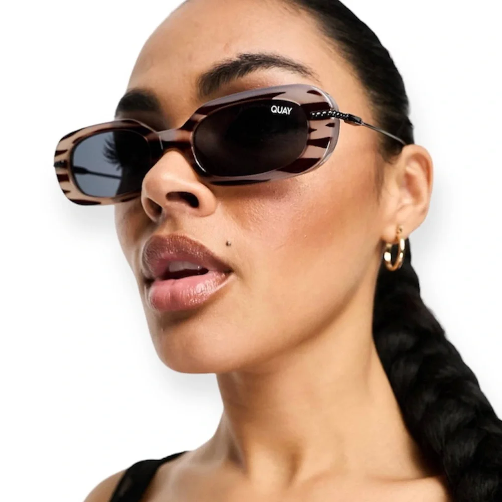 QUAY So Serious Sunglasses Zebra Black Frame Smoke Lenses Retro Y2K NWT